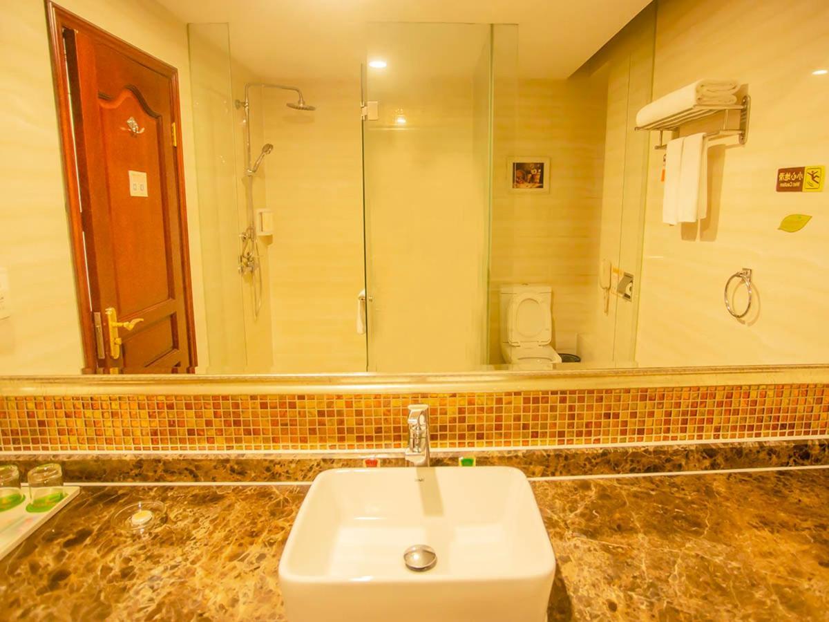 Vienna Hotel Shenzhen Songgang Liye Road Exterior photo