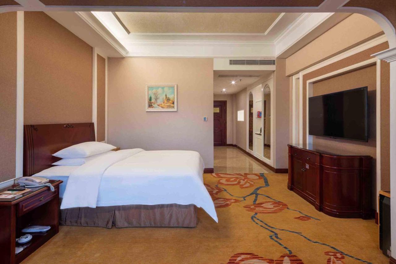 Vienna Hotel Shenzhen Songgang Liye Road Exterior photo